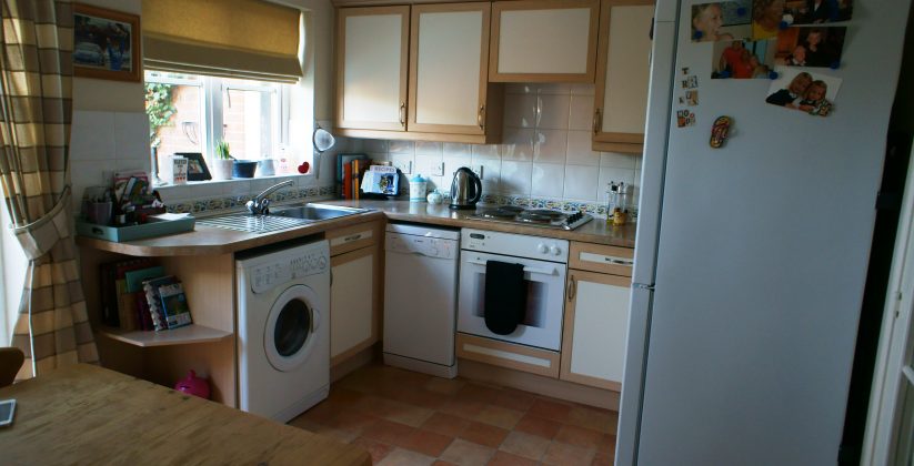heasman close kitchen 1